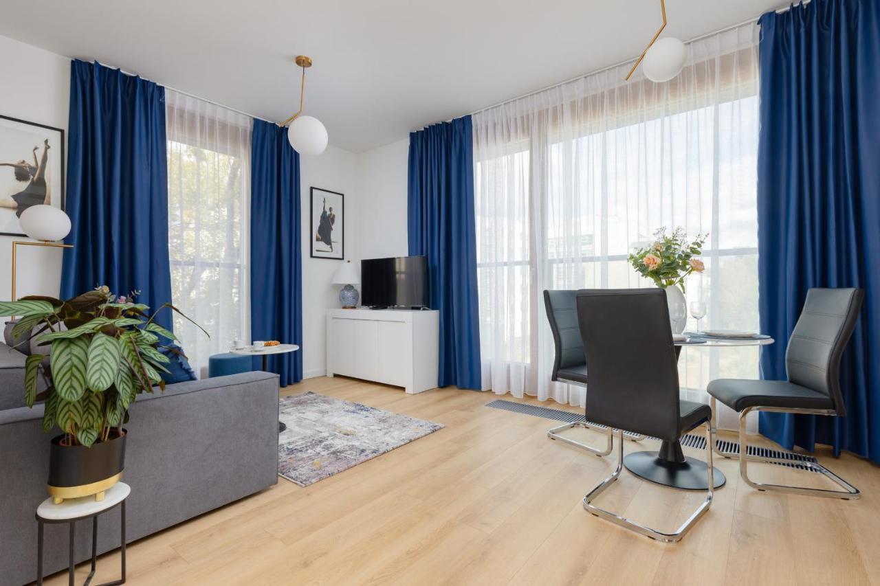 Warszawa Srodmiescie Bonifraterska Apartments By Noclegi Renters Exteriör bild