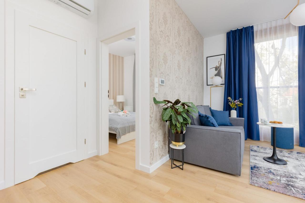 Warszawa Srodmiescie Bonifraterska Apartments By Noclegi Renters Exteriör bild
