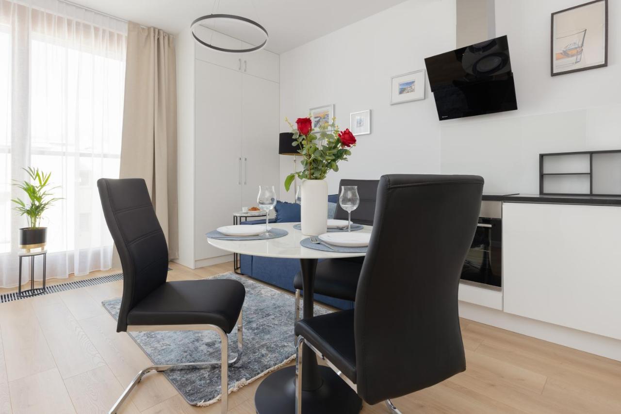 Warszawa Srodmiescie Bonifraterska Apartments By Noclegi Renters Exteriör bild